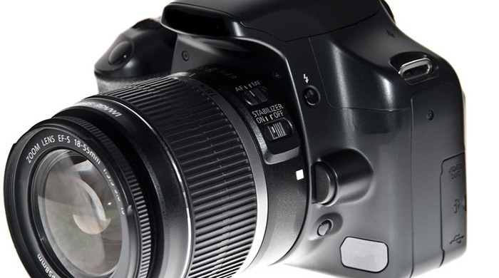 Dslr camera isolated on white